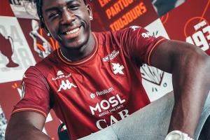 值得关注！主场迎战斯特拉斯堡，梅斯16岁1.93米高中锋马乔首发