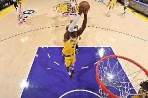 半场9分5板4助3断！湖记：范德比尔特看起来比过去几年都健康