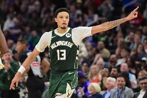 本赛季至今场均截断榜：丹尼尔斯5.9次第1 罗林斯第2 奥萨尔第3