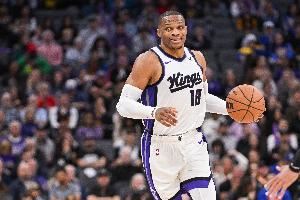 外线神准!威少17中9&5记三分拿下全队最高24分外加6板9助 7失误 外线神准!威少17中9&5记三分拿下全队最高24分外加6板9助 7失误