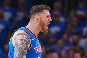 哈尔滕施泰因以75+%命中率砍下至少30+15 雷霆队史首人! 哈尔滕施泰因以75+%命中率砍下至少30+15 雷霆队史首人!