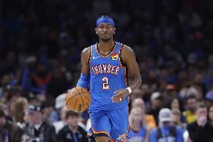 亚历山大:我离自己的巅峰还很远 掌握所有的篮球技巧需要很久 亚历山大:我离自己的巅峰还很远 掌握所有的篮球技巧需要很久