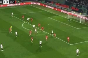 仁迷狂喜🤩比朔夫卡尔德国U21合砍5球1助 21岁泡芙担当中场大闸